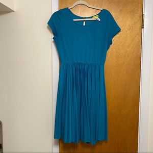 Yellow Star Dress with Full Skirt and Keyhole Neck